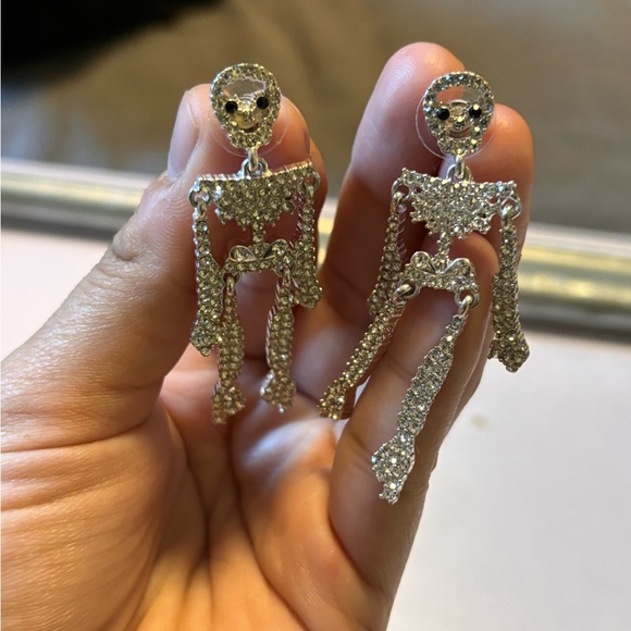 Skeleton body earrings - Picture 2 of 3